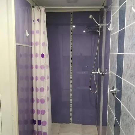 Amelie-private Pool * Marathitis